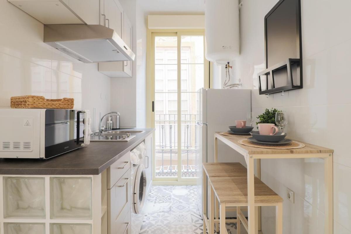C93 - Trendy Two Bedrooms In Ollerias Малага Екстер'єр фото